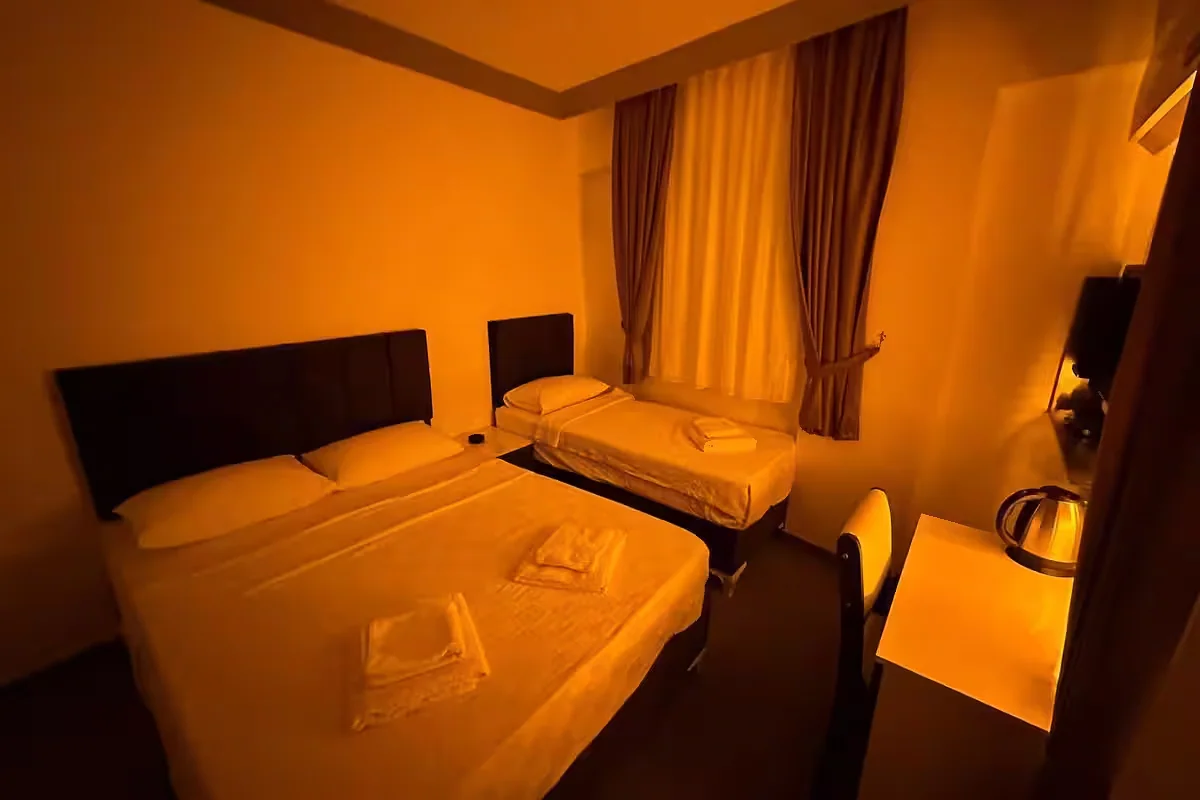 Ezel Group Hotel — aile odası, özel üretim mobilya uygulaması 1