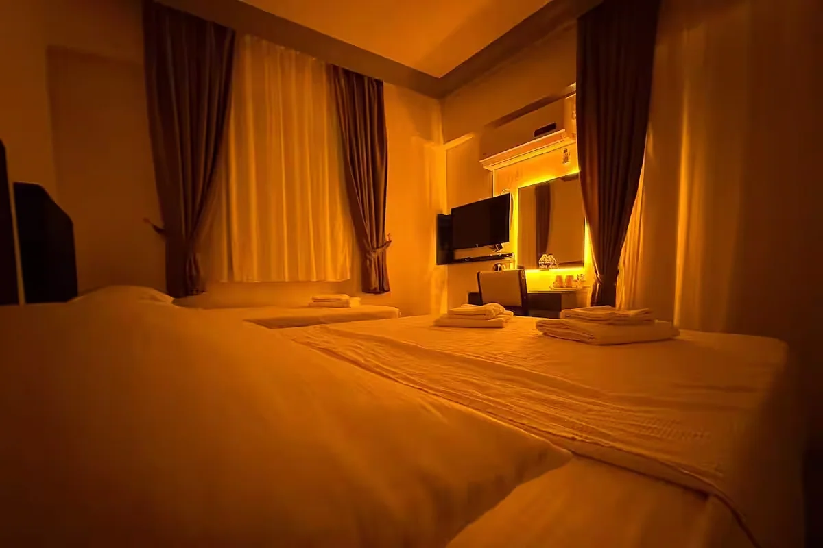 Ezel Group Hotel — aile odası, özel üretim mobilya uygulaması 4