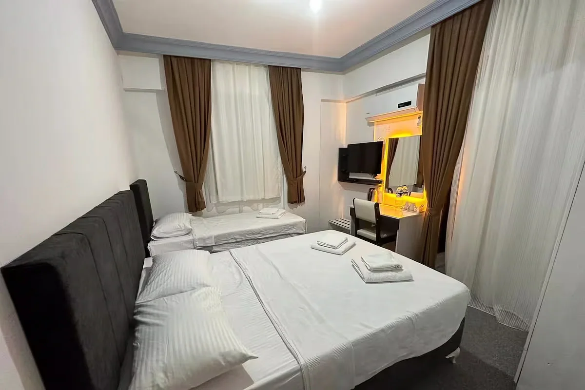 Ezel Group Hotel — aile odası, özel üretim mobilya uygulaması 8