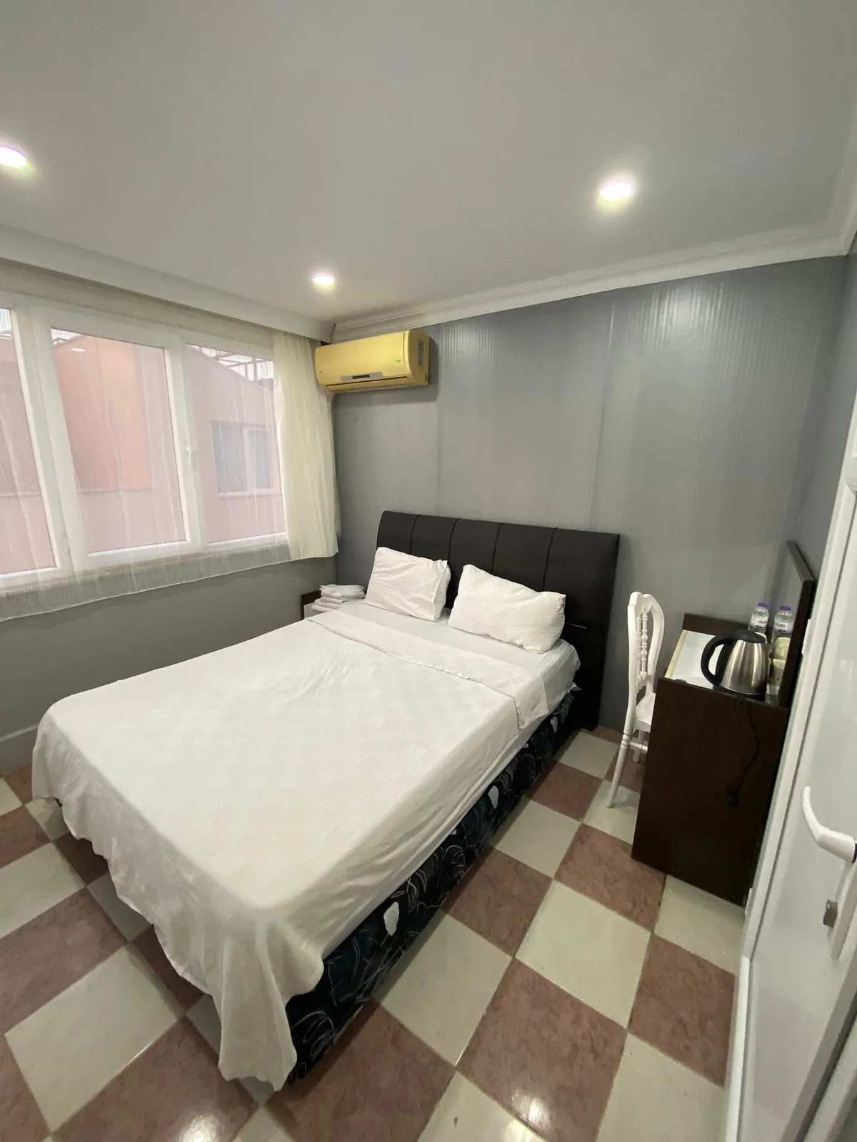 Ezel Group Hotel — çatı double, özel üretim mobilya uygulaması 14