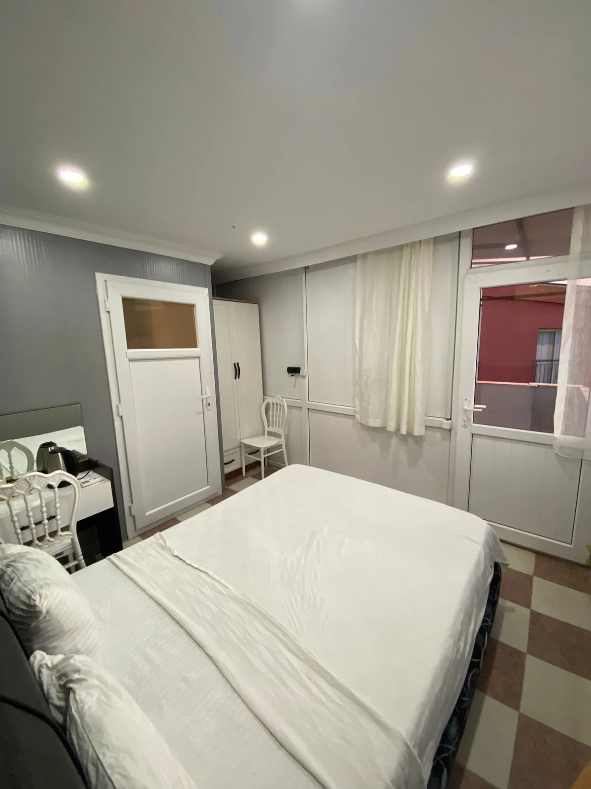 Ezel Group Hotel — çatı double, özel üretim mobilya uygulaması 17