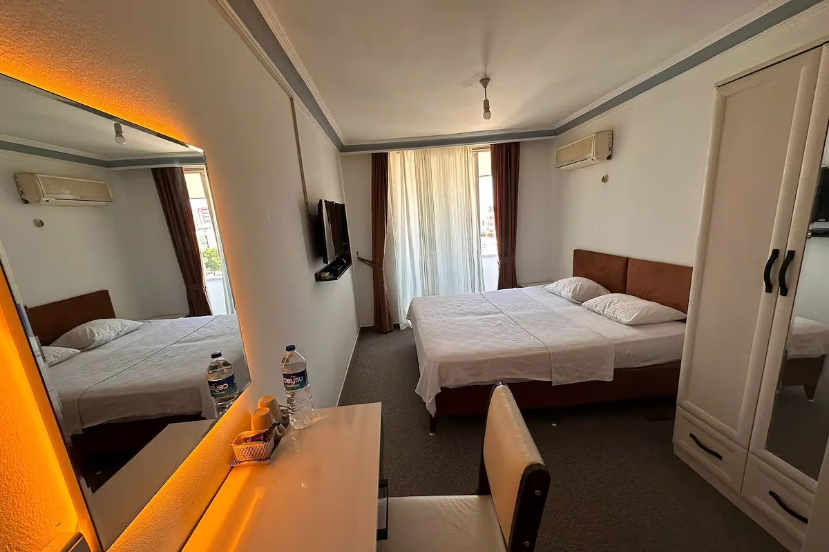 Ezel Group Hotel — double oda, özel üretim mobilya uygulaması 19