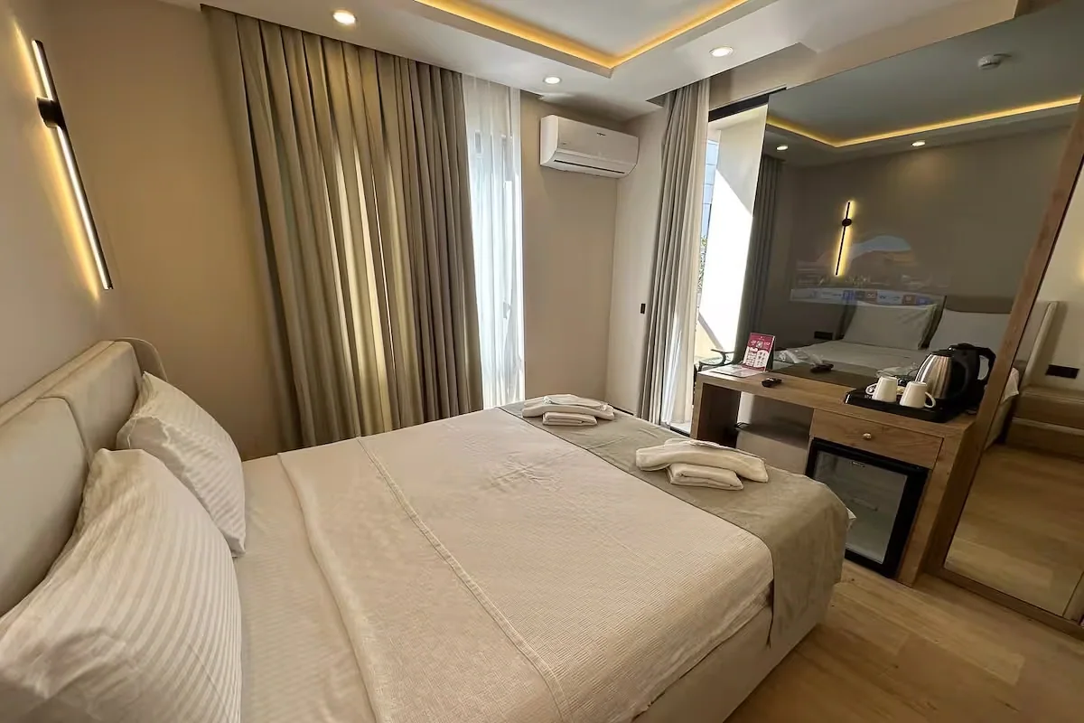 La Vita Es Bella Hotel — double oda, özel üretim mobilya uygulaması 30