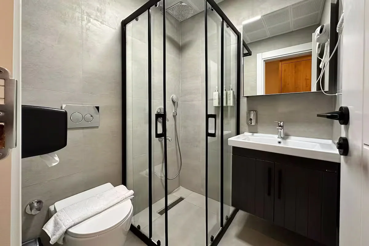 La Vita Es Bella Hotel — jakuzili oda, özel üretim mobilya uygulaması 42