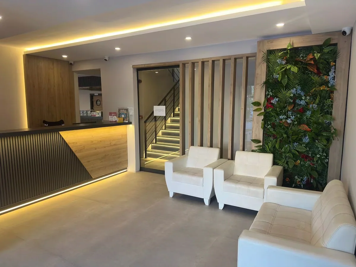 La Vita Es Bella Hotel — lobi, özel üretim mobilya uygulaması 45