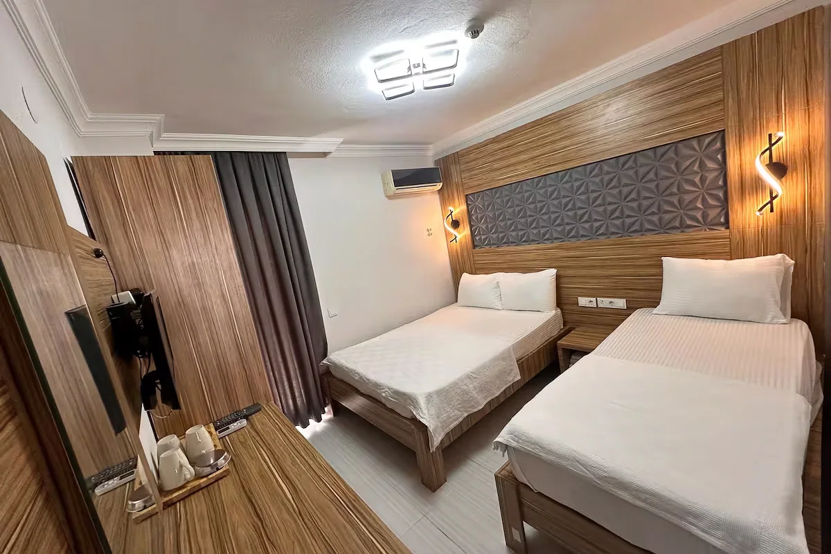 Royal Ezel Hotel — aile odası, özel üretim mobilya uygulaması 3