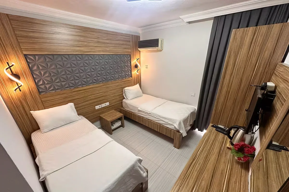 Royal Ezel Hotel — çift single oda, özel üretim mobilya uygulaması 10