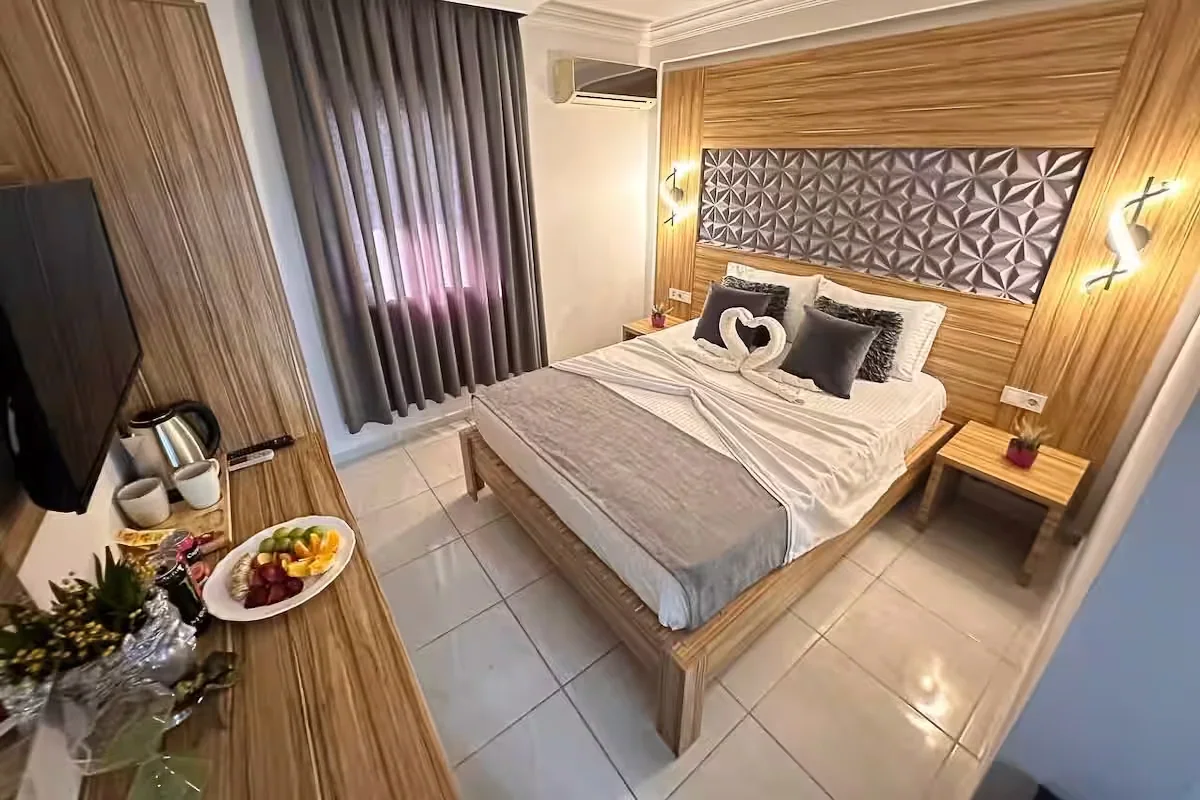 Royal Ezel Hotel — double oda, özel üretim mobilya uygulaması 17