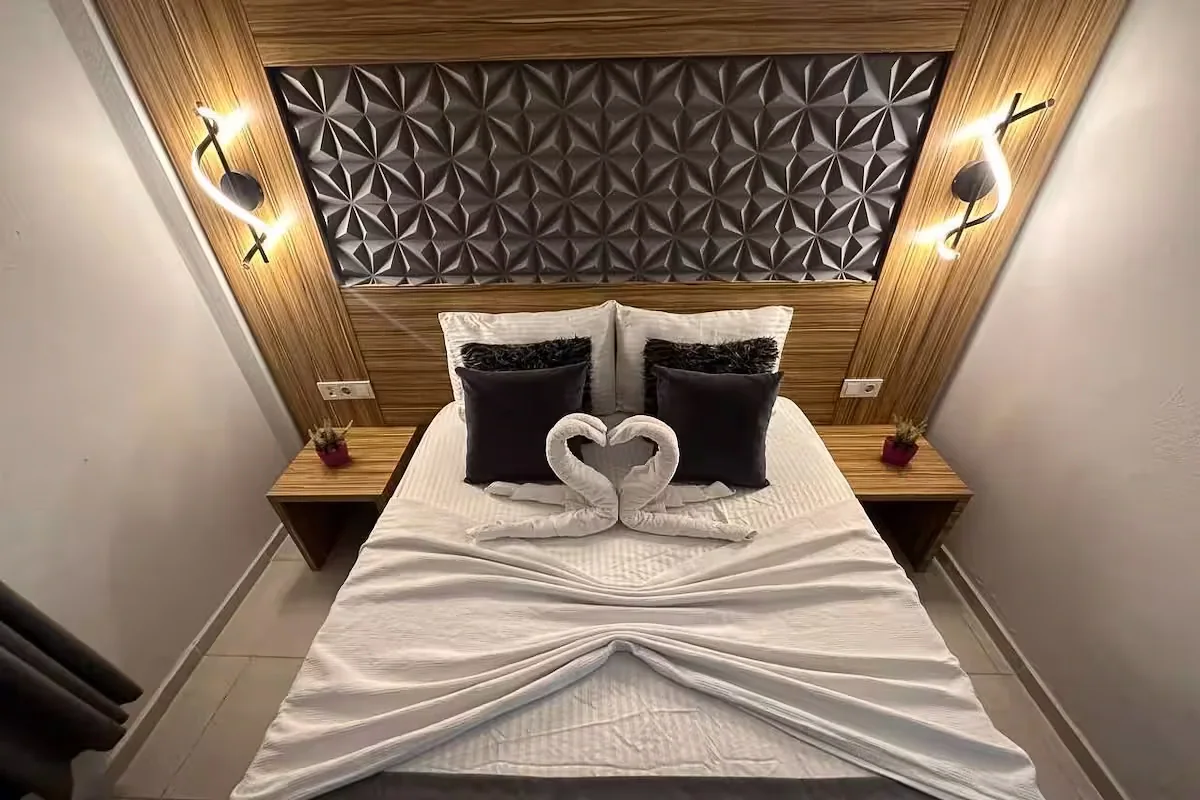 Royal Ezel Hotel — double oda, özel üretim mobilya uygulaması 21