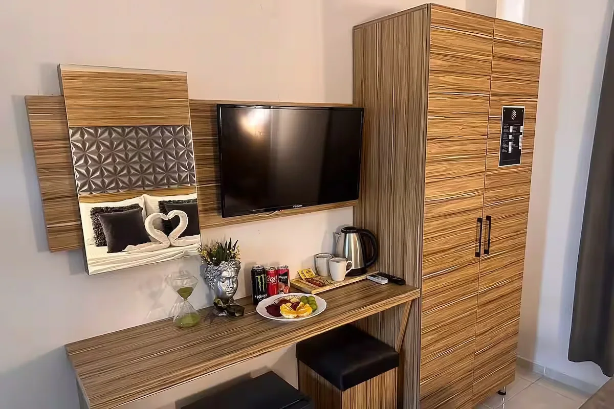 Royal Ezel Hotel — double oda, özel üretim mobilya uygulaması 23