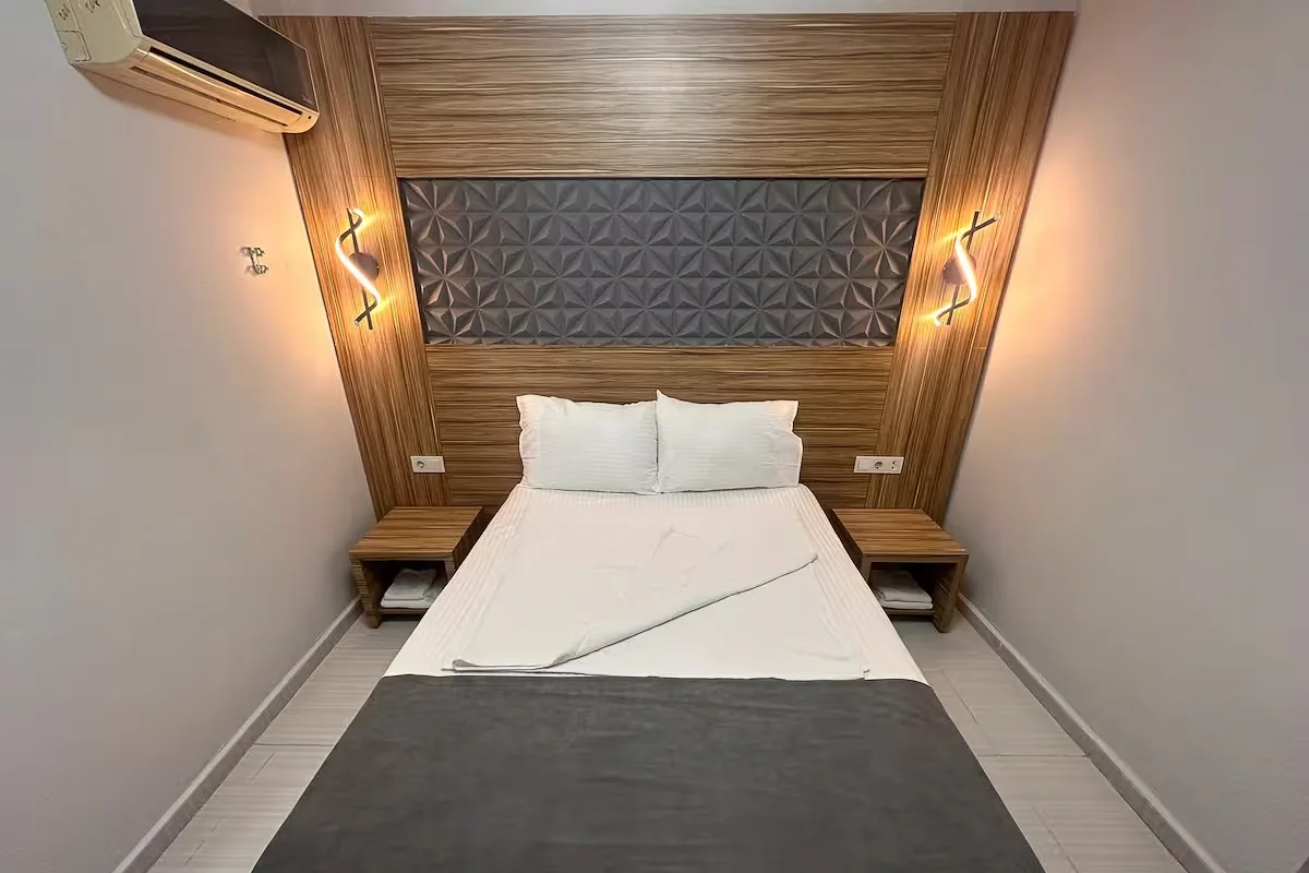 Royal Ezel Hotel — double oda, özel üretim mobilya uygulaması 25